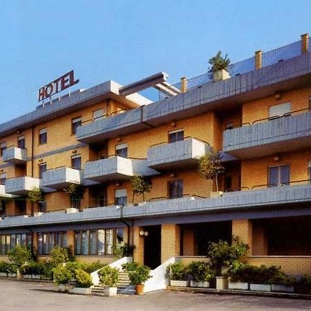 Hotel San Crispino Morrovalle Екстер'єр фото