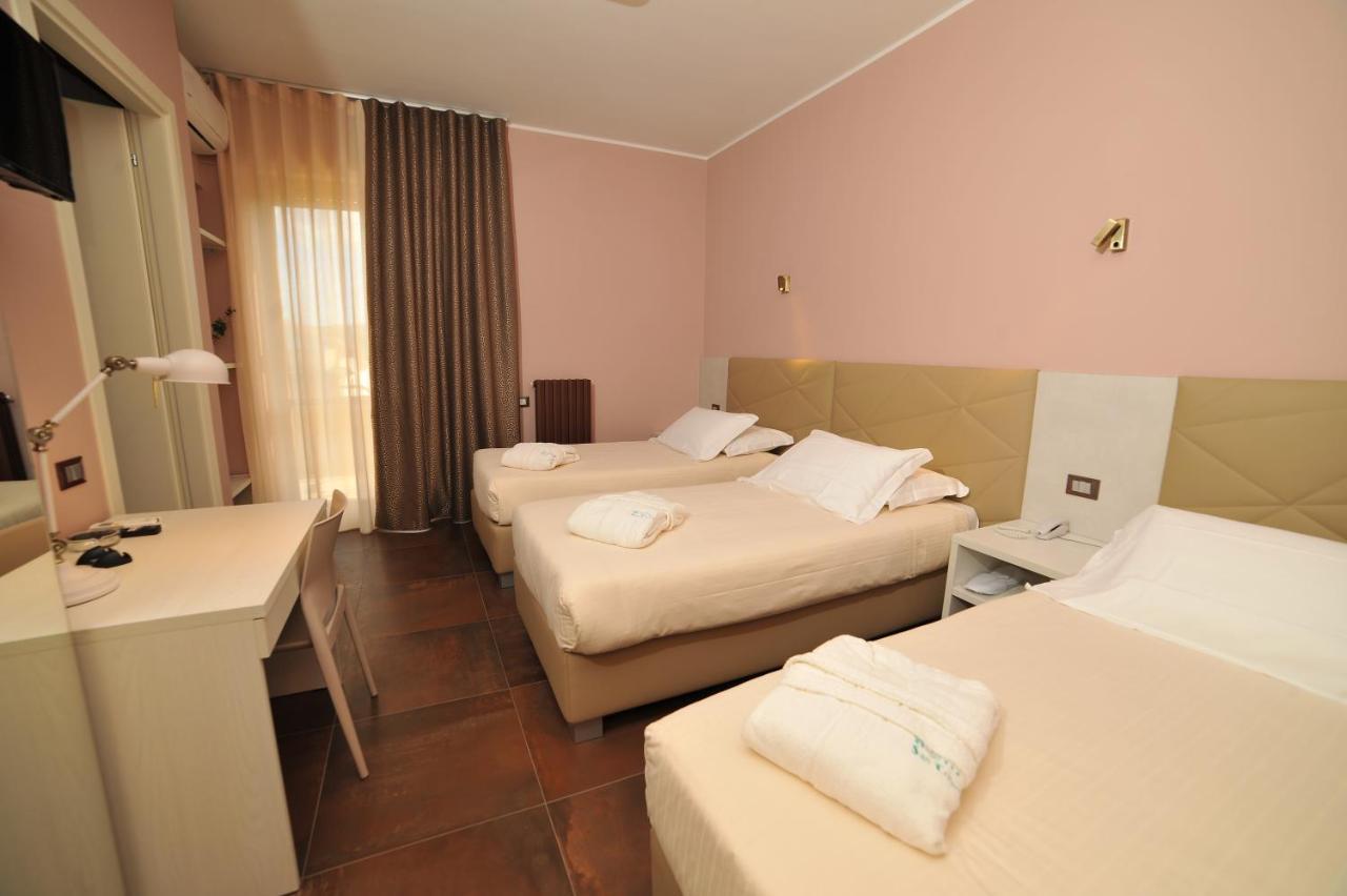 Hotel San Crispino Morrovalle Екстер'єр фото