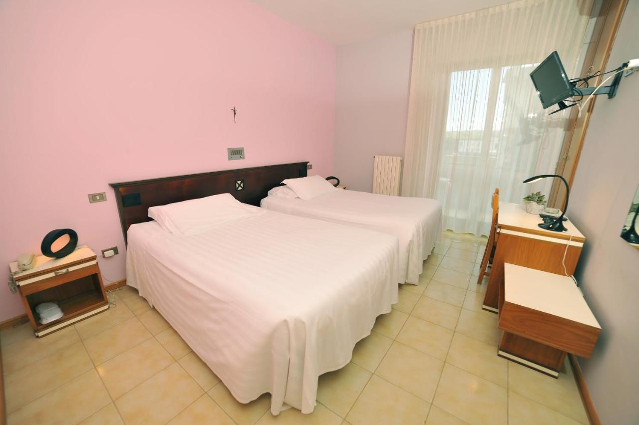 Hotel San Crispino Morrovalle Екстер'єр фото