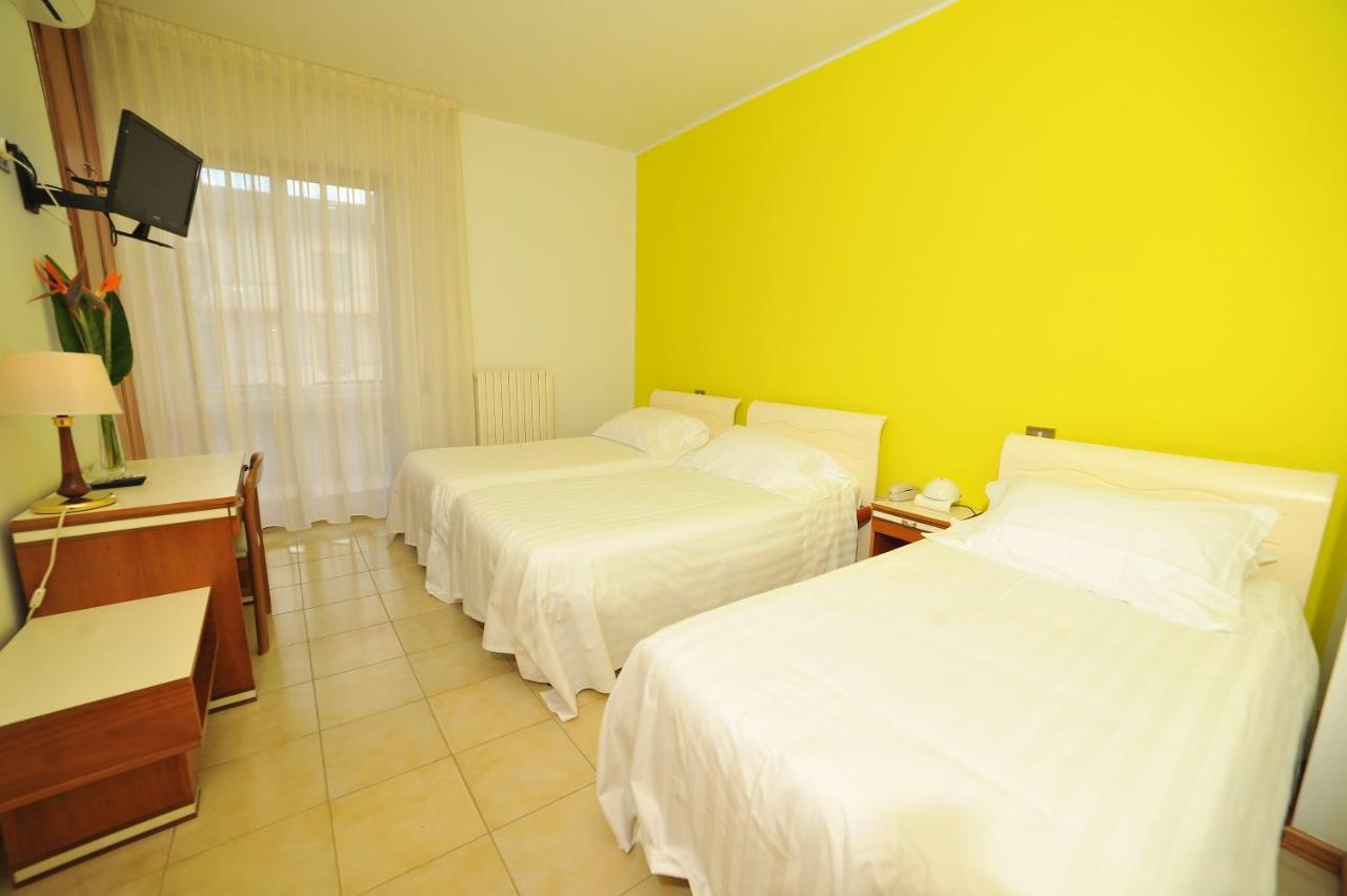 Hotel San Crispino Morrovalle Екстер'єр фото