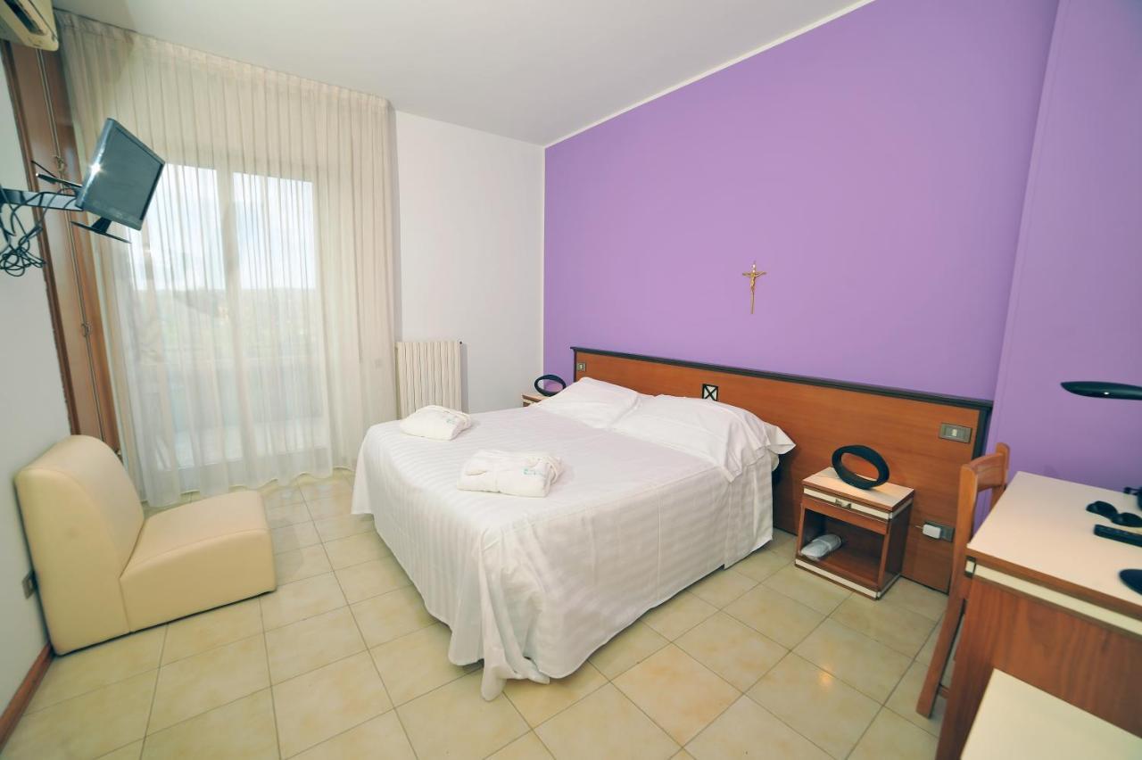 Hotel San Crispino Morrovalle Екстер'єр фото
