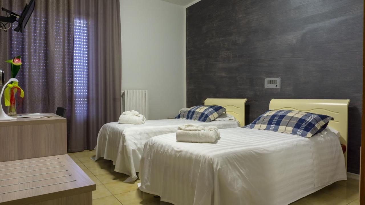 Hotel San Crispino Morrovalle Екстер'єр фото