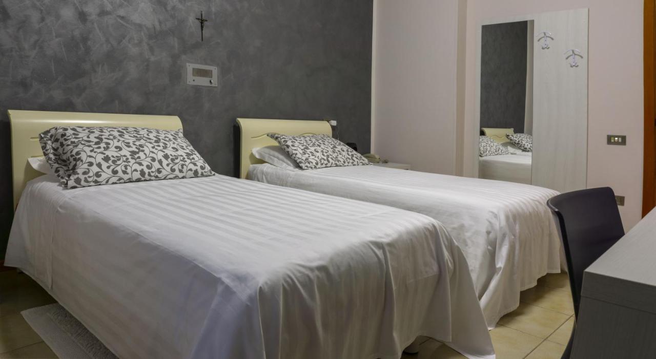 Hotel San Crispino Morrovalle Екстер'єр фото